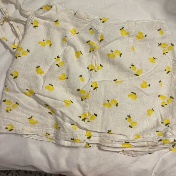 Forever 21 Lemon Skort Size Small - Picture 4 of 4